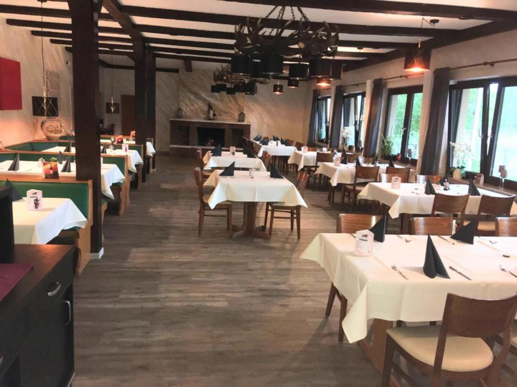 Hotel-Restaurant Hubertus Brome Экстерьер фото